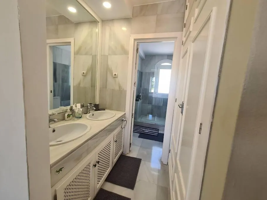 Villa Townhouse In Marbella - Walking Distance To Puerto Banus Vila
