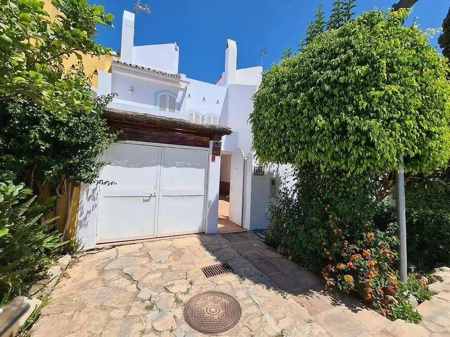 Townhouse In Marbella - Walking Distance To Puerto Banus Villa